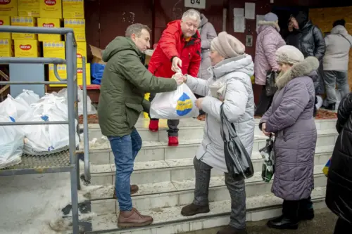 Star of Hope US Fire and Hope: Heating Ukraine Food 4 kopiera